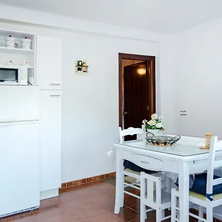 Holiday home Alquiler Rural Cutar, Casa Robles Cutar