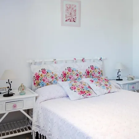 Holiday home Alquiler Rural Cutar, Casa Robles Cutar