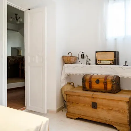 Holiday home Alquiler Rural Cutar, Casa Robles *