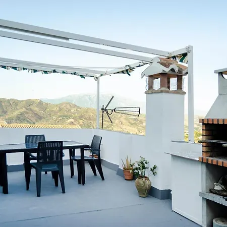 Holiday home Alquiler Rural Cutar, Casa Robles