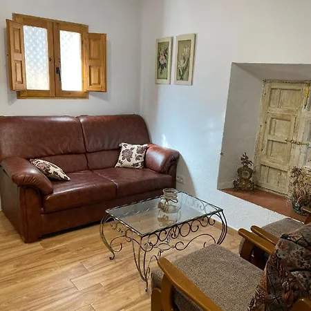Alquiler Rural Cutar, Casa Robles * Cutar