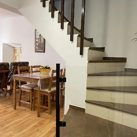 Alquiler Rural Cutar, Casa Robles Holiday home