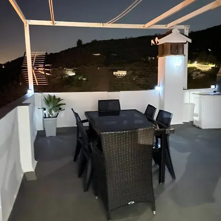 Holiday home Alquiler Rural Cutar, Casa Robles Cutar