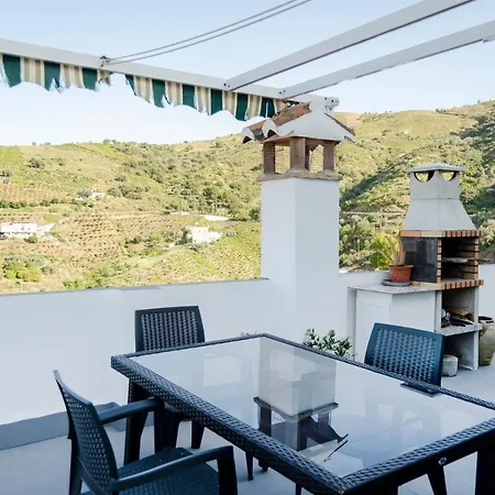 Alquiler Rural Cutar, Casa Robles *